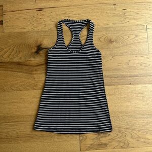 Lululemon Cool Racerback Tank Black & White Stripes Size 6 EUC
